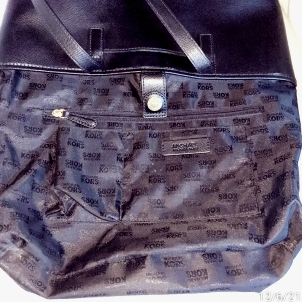 MICHAEL Michael Kors Travel Black Leather Tote - Picture 11 of 13